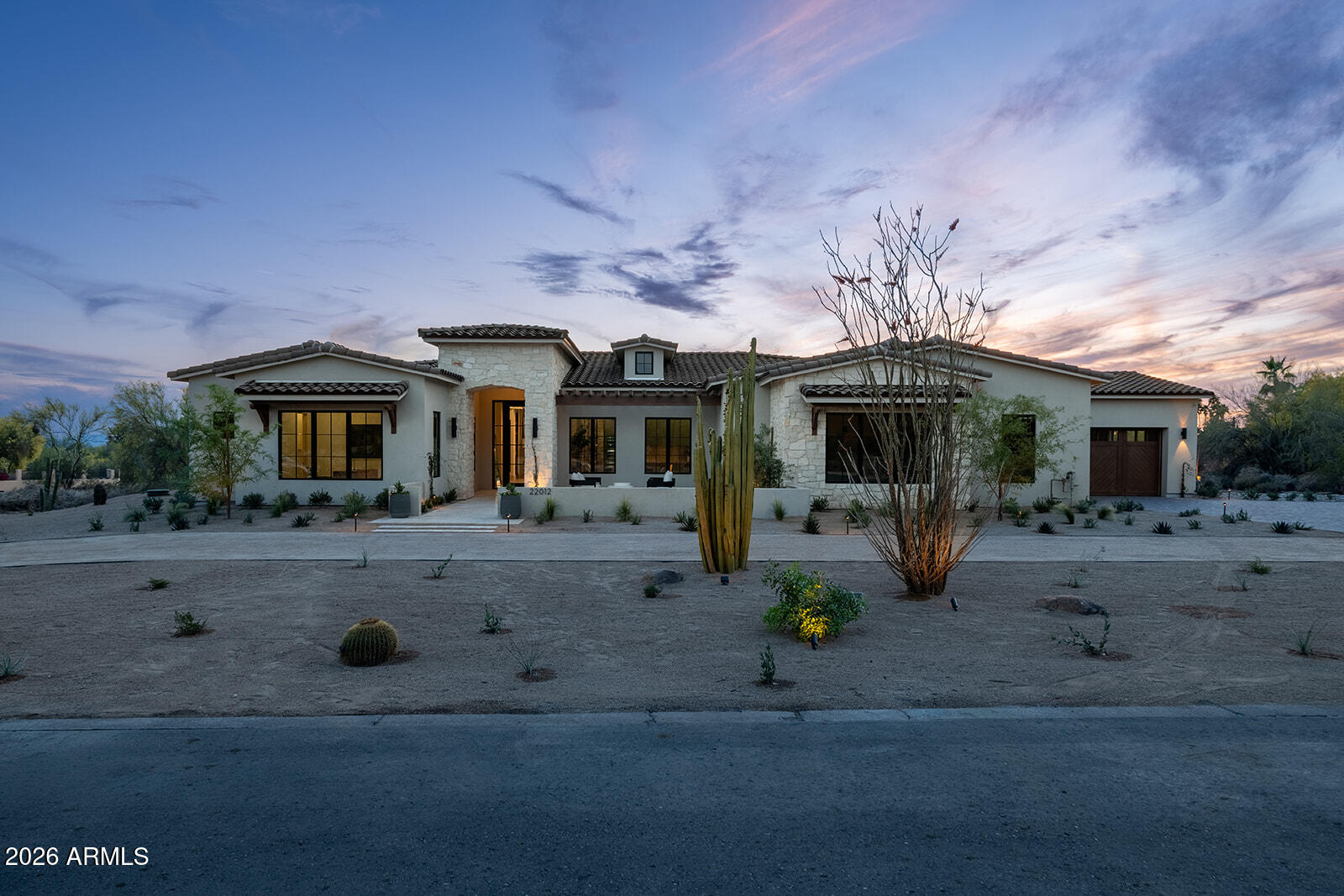 22012 N LOS CABALLOS Drive