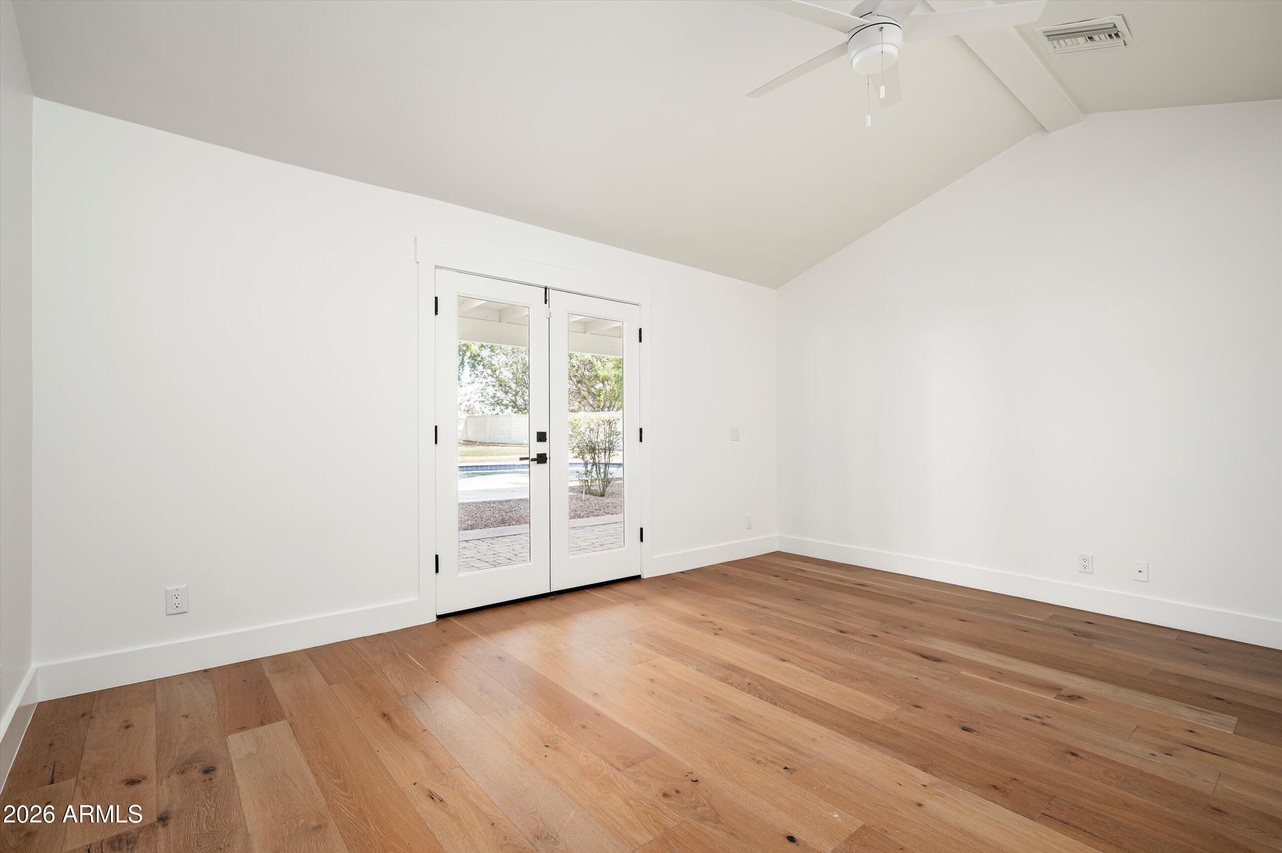 3131 N 53RD Place