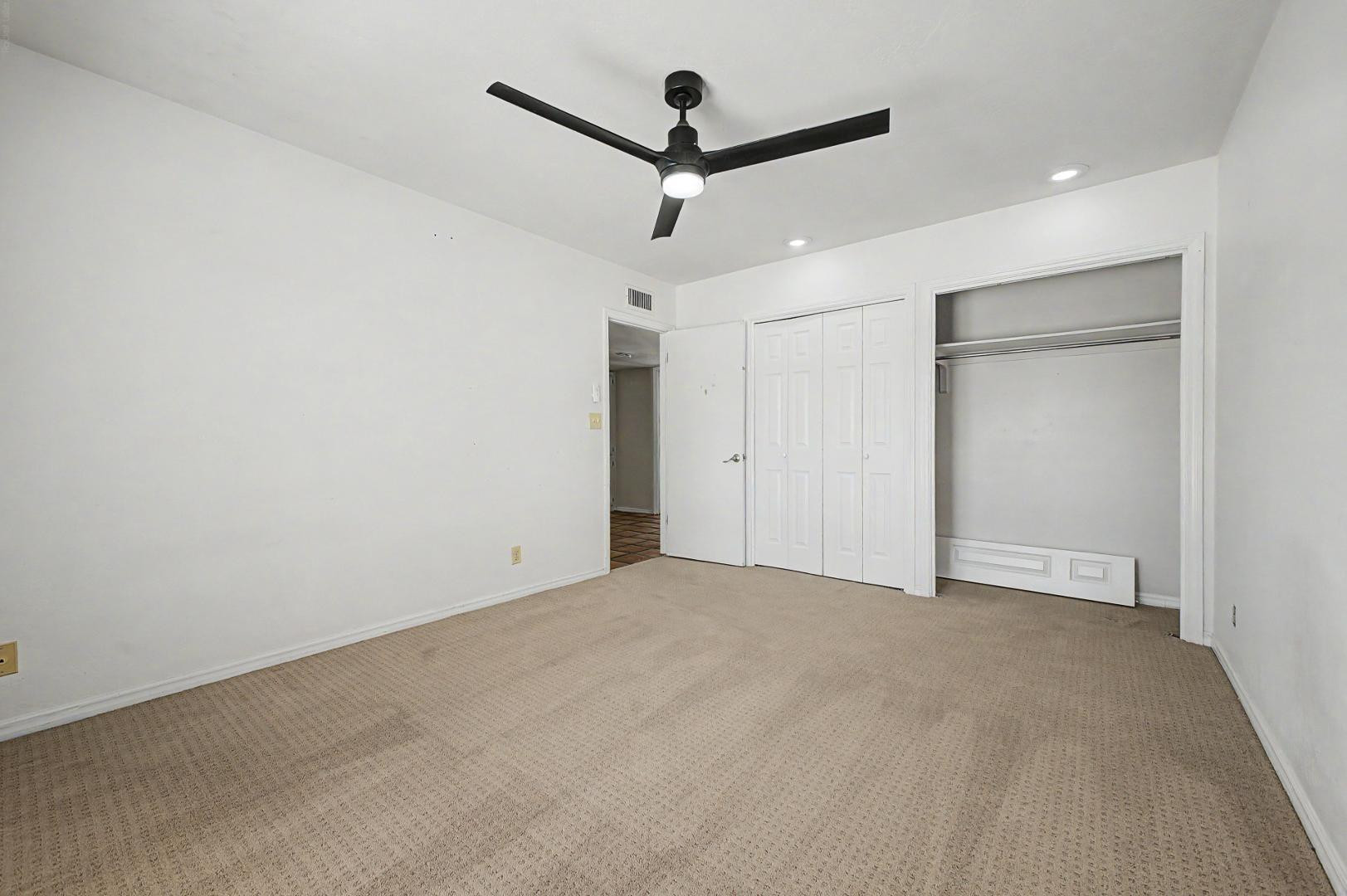4840 E Fanfol Drive