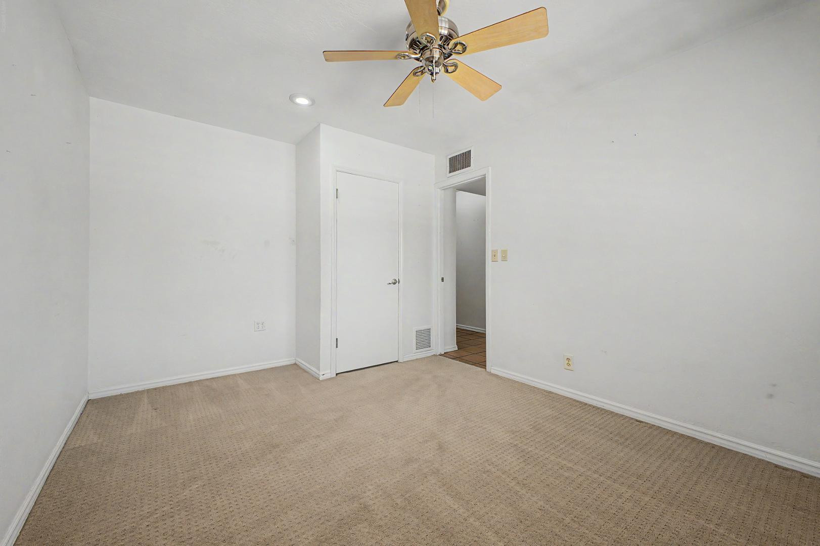 4840 E Fanfol Drive
