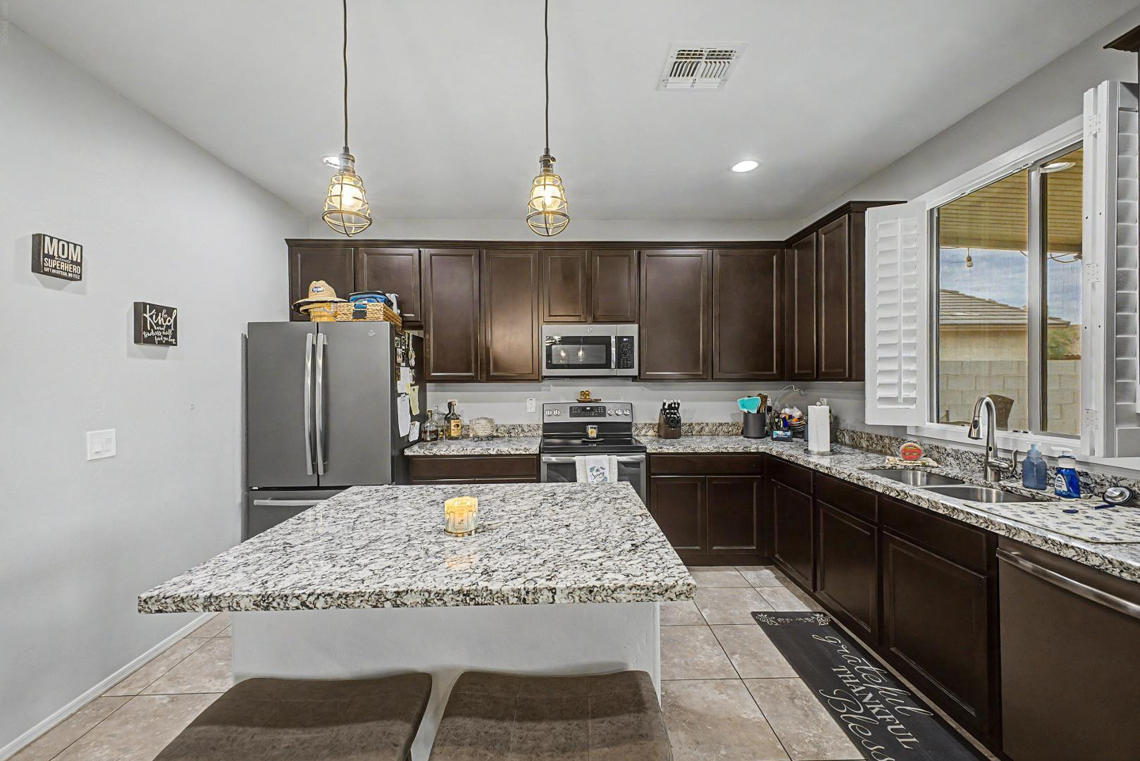 18235 W Ida