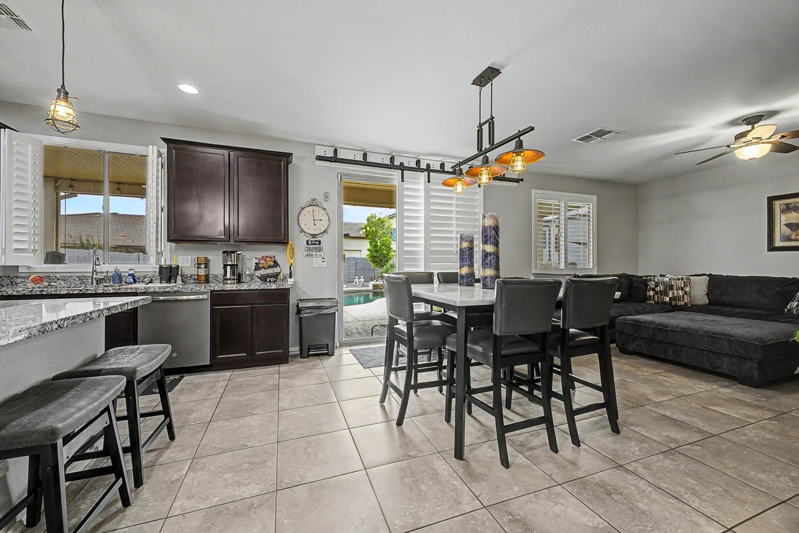 18235 W Ida