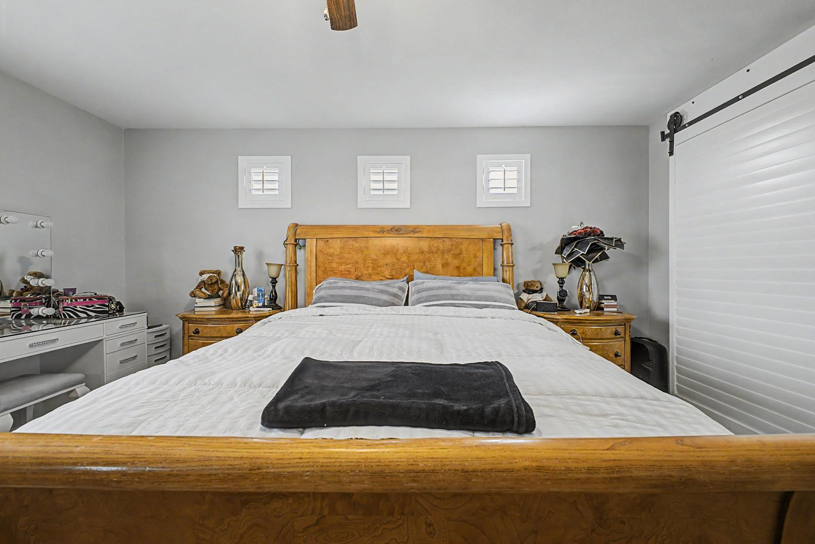 18235 W Ida