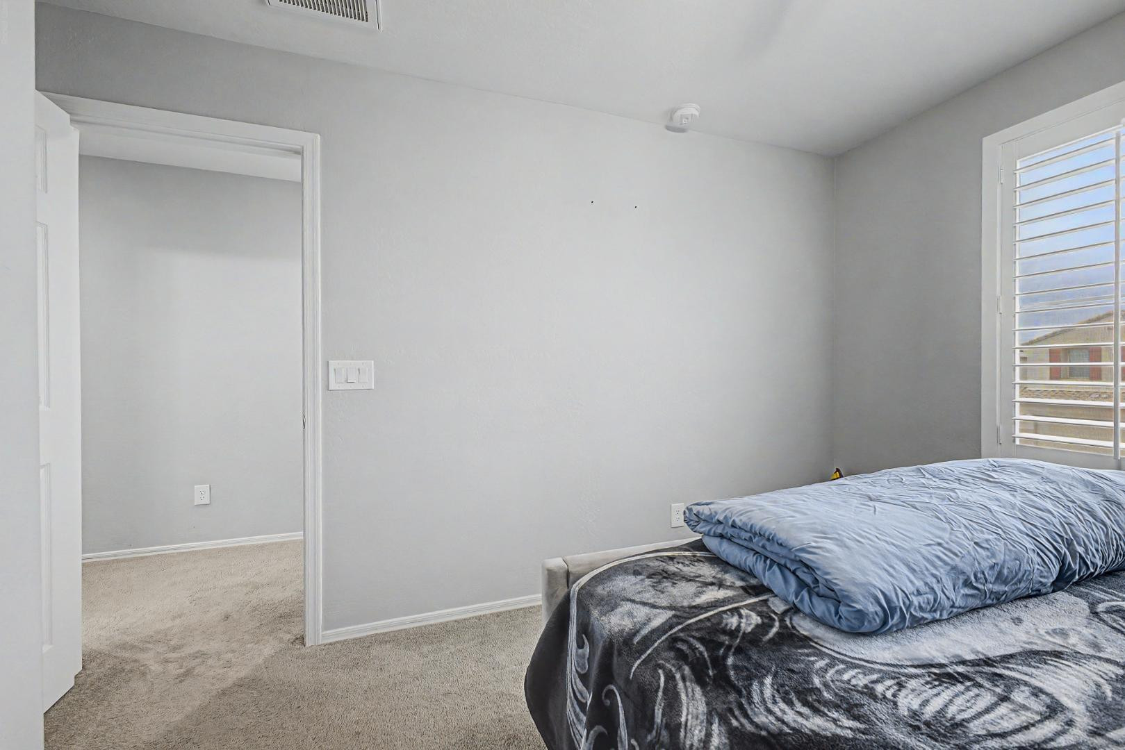 18235 W Ida