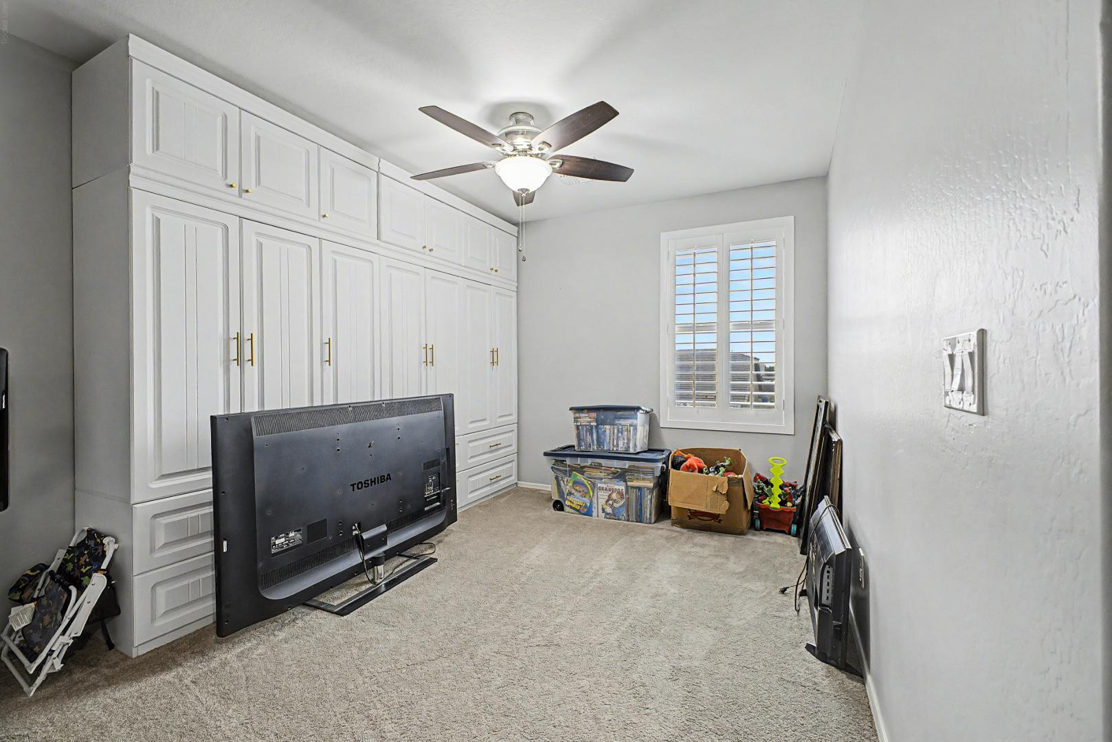 18235 W Ida
