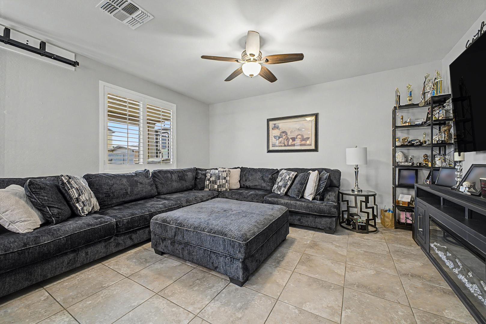 18235 W Ida