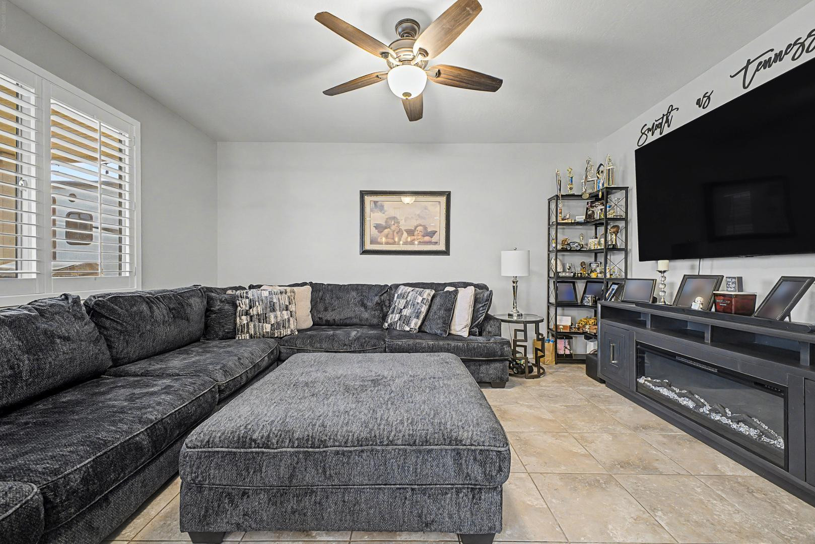 18235 W Ida