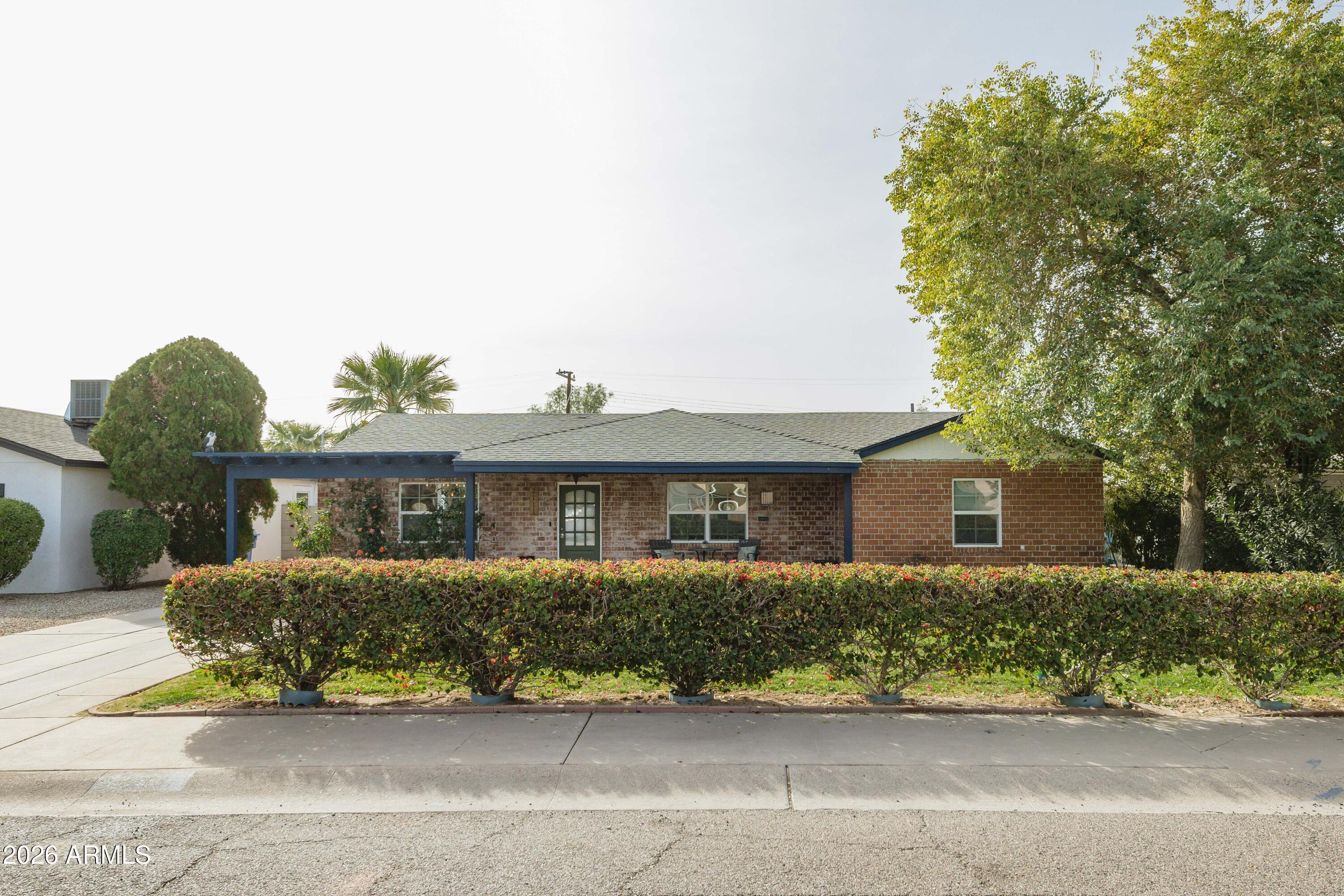 2111 W MULBERRY Drive