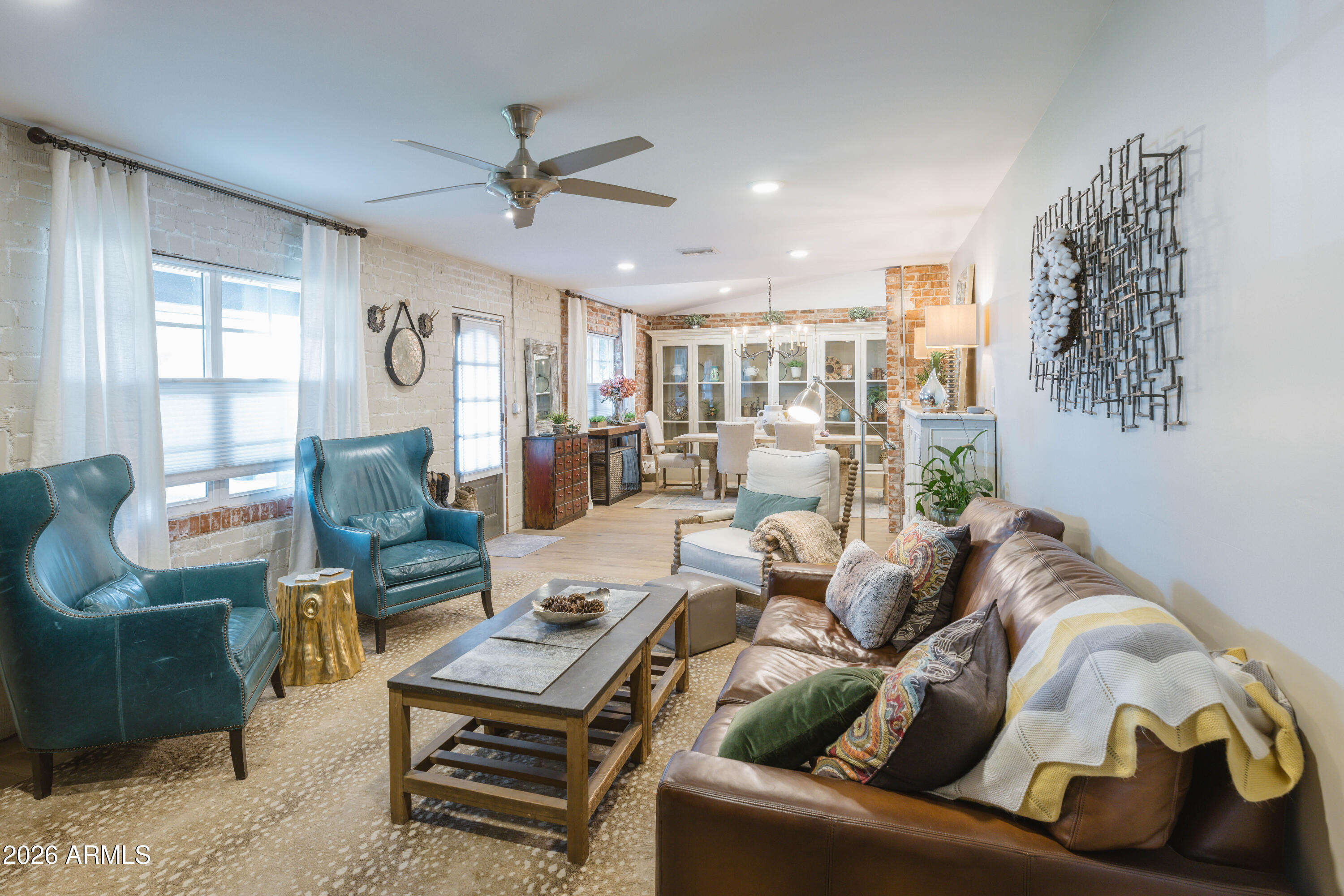 2111 W MULBERRY Drive