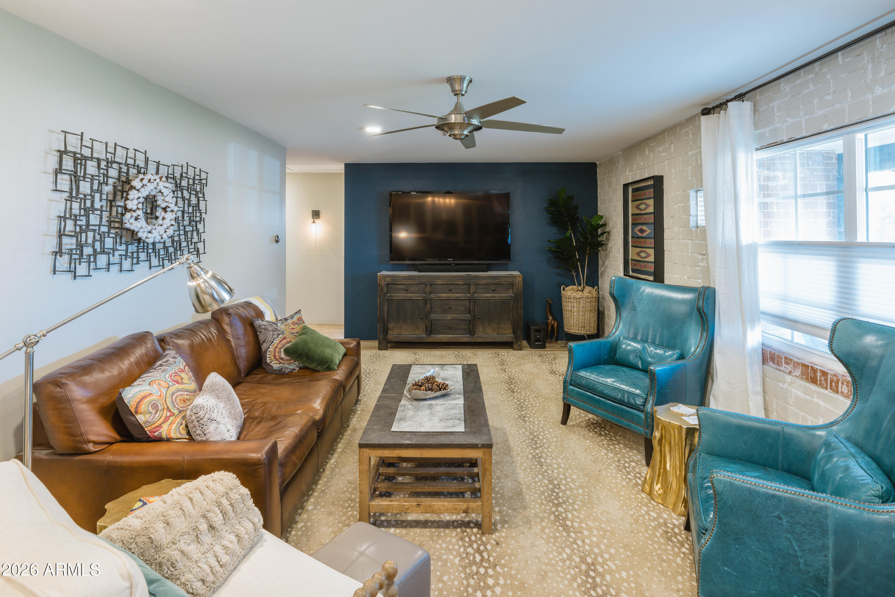 2111 W MULBERRY Drive