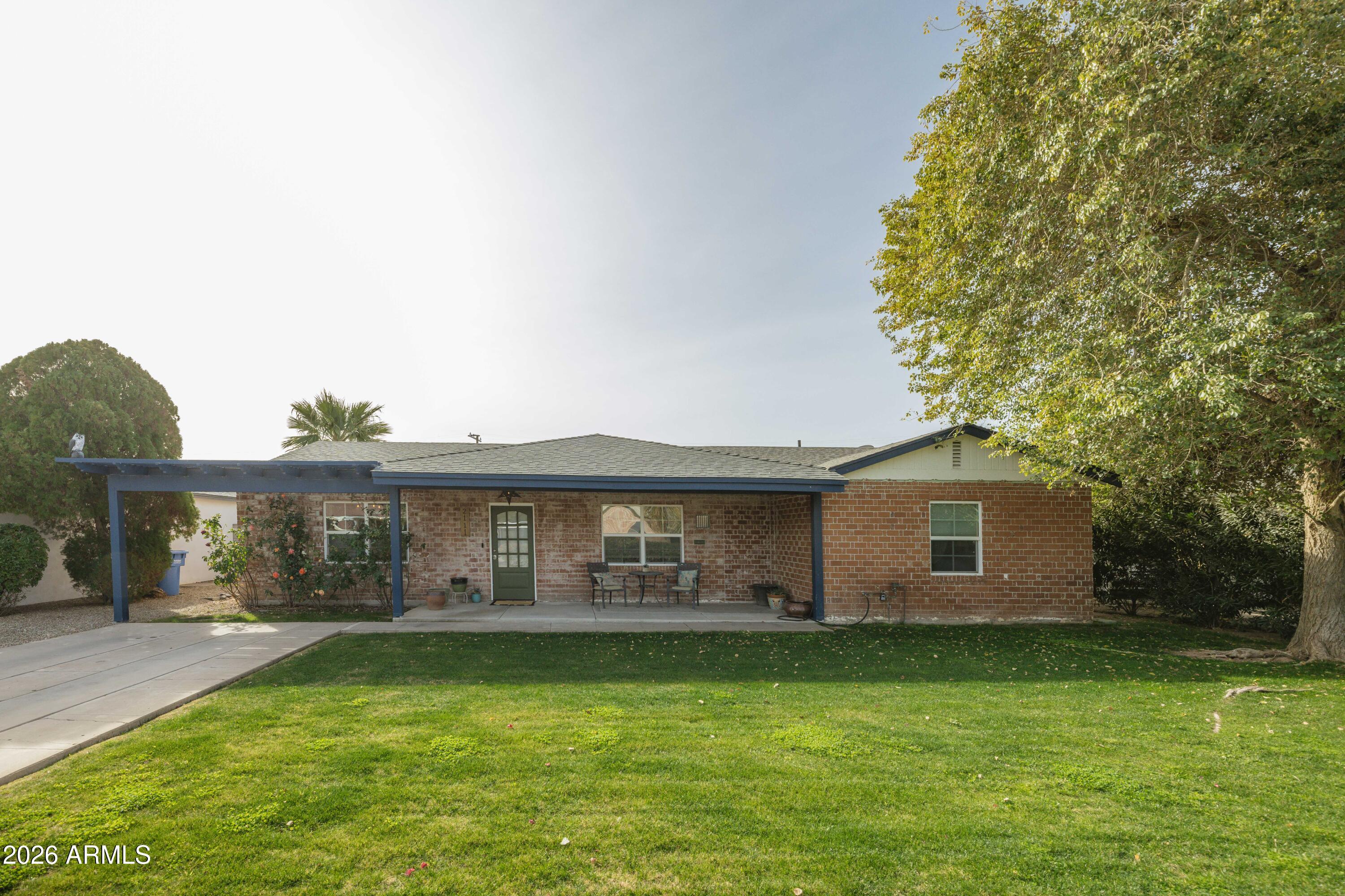 2111 W MULBERRY Drive