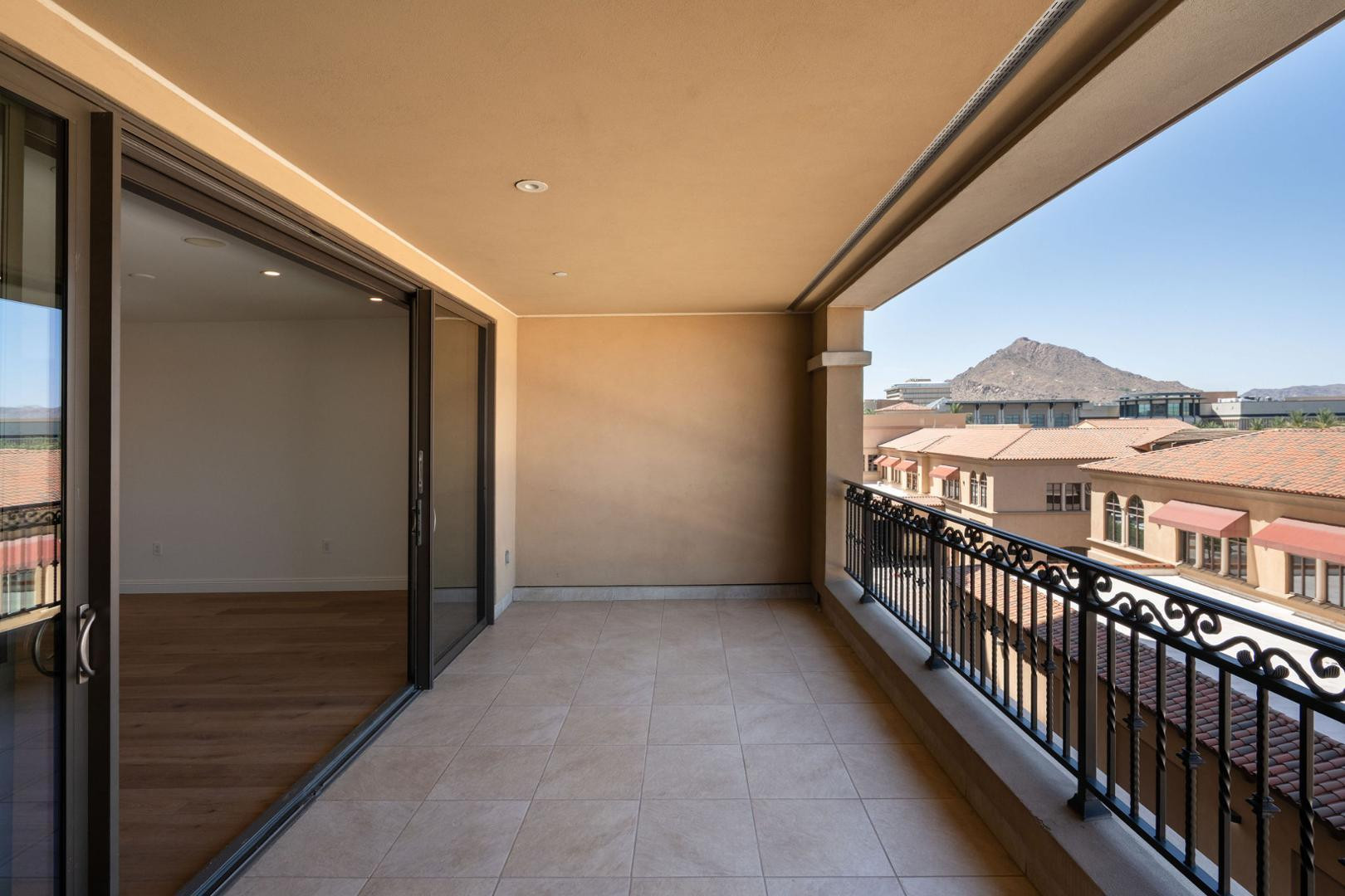 7181 E Camelback 504