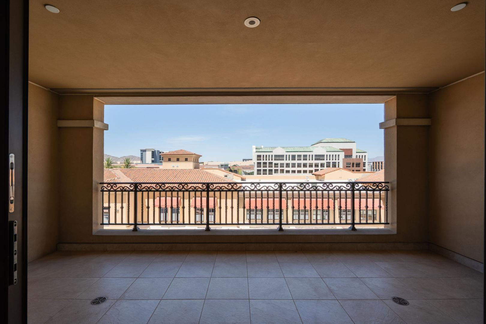 7181 E Camelback 504
