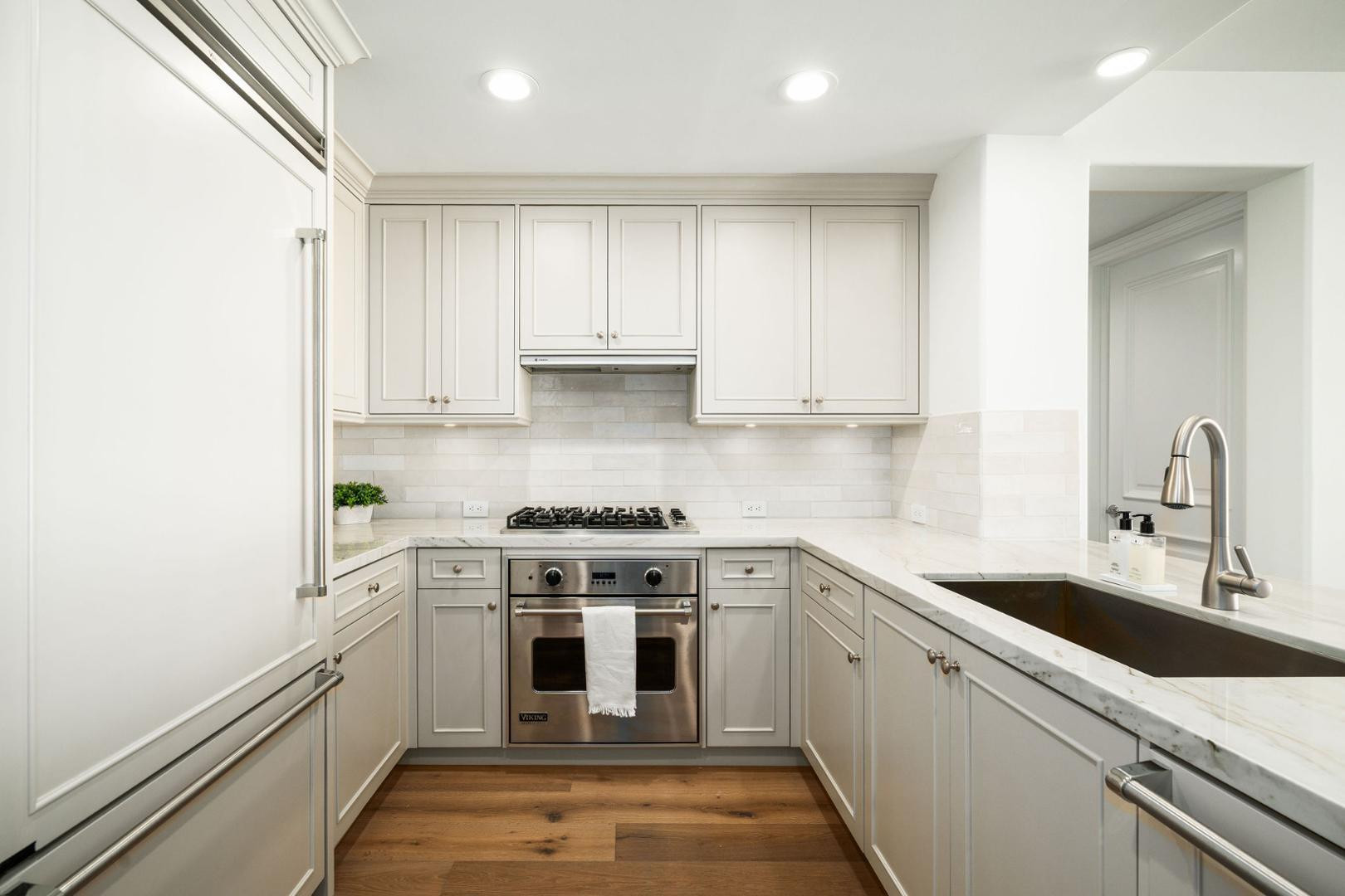 7181 E Camelback 504