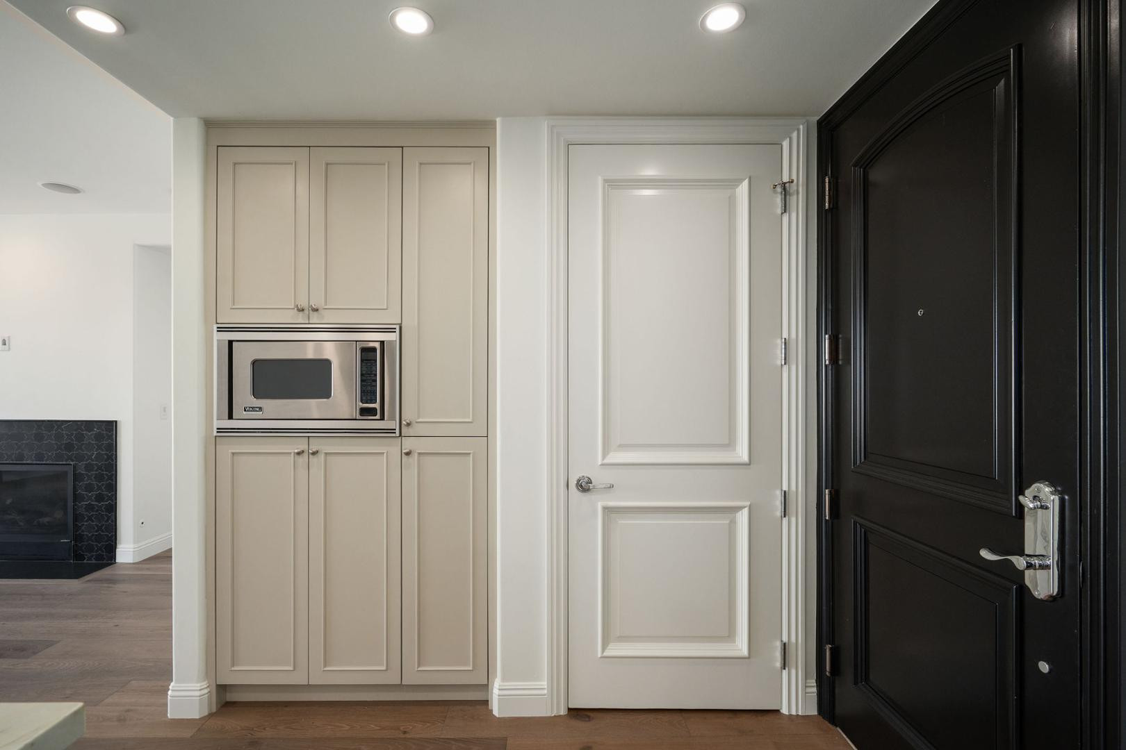 7181 E Camelback 504