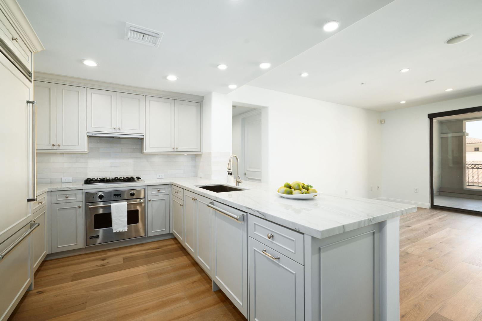 7181 E Camelback 504