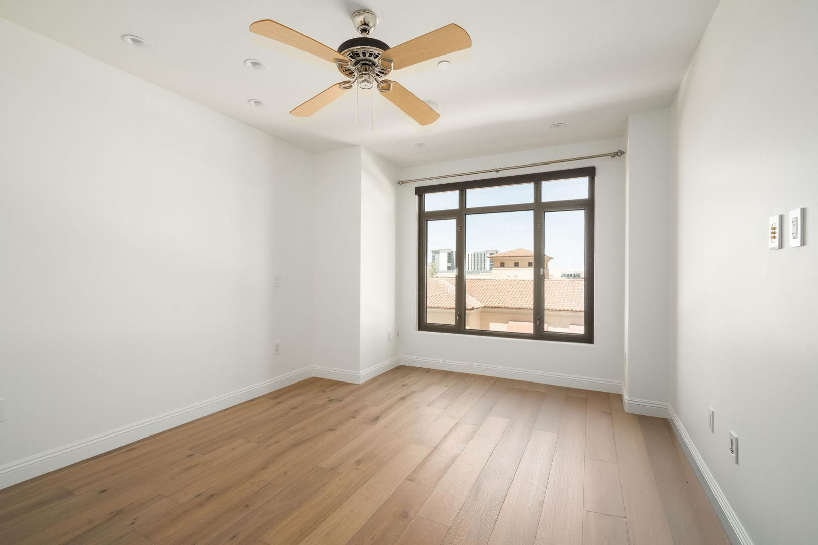 7181 E Camelback 504
