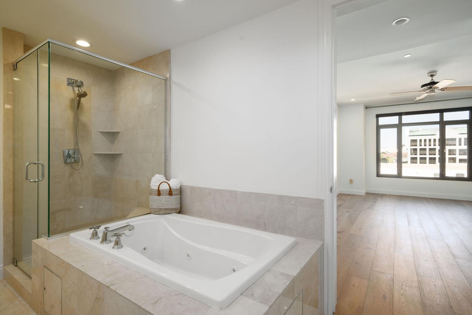 7181 E Camelback 504