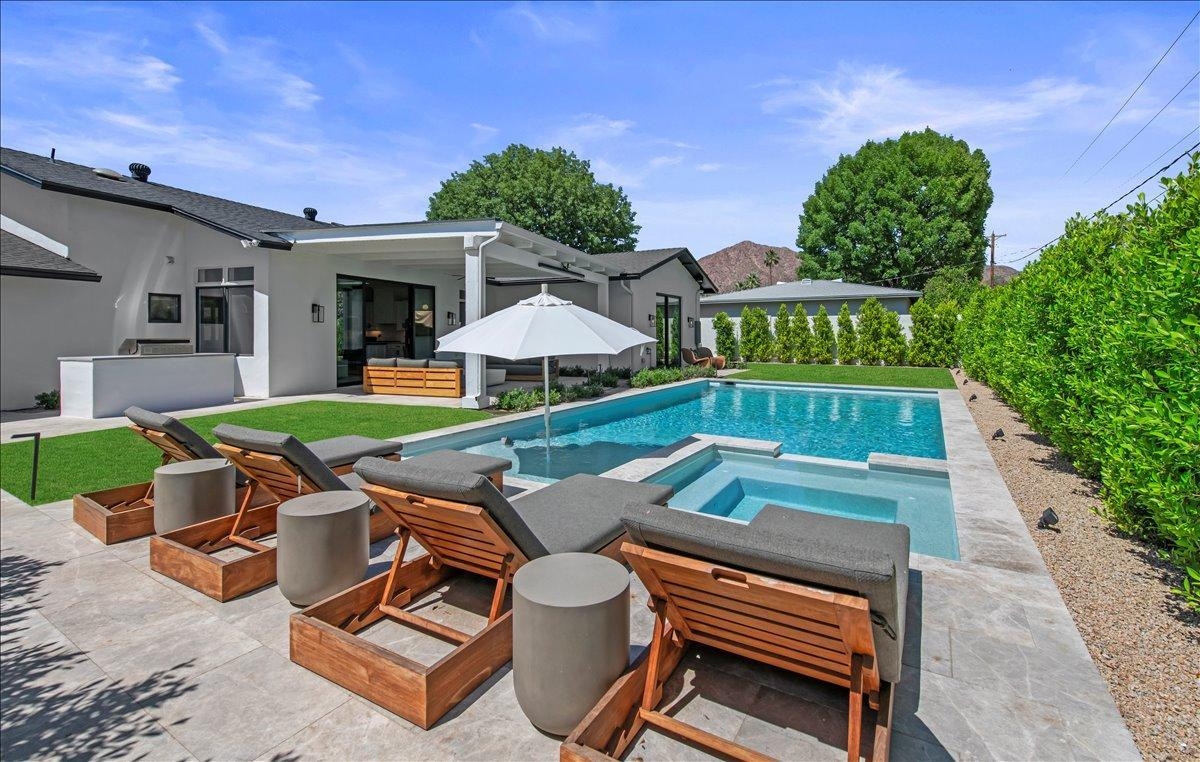 3631 N 54th Court