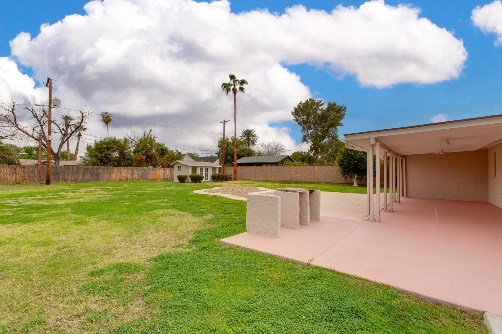 2917 E Mariposa