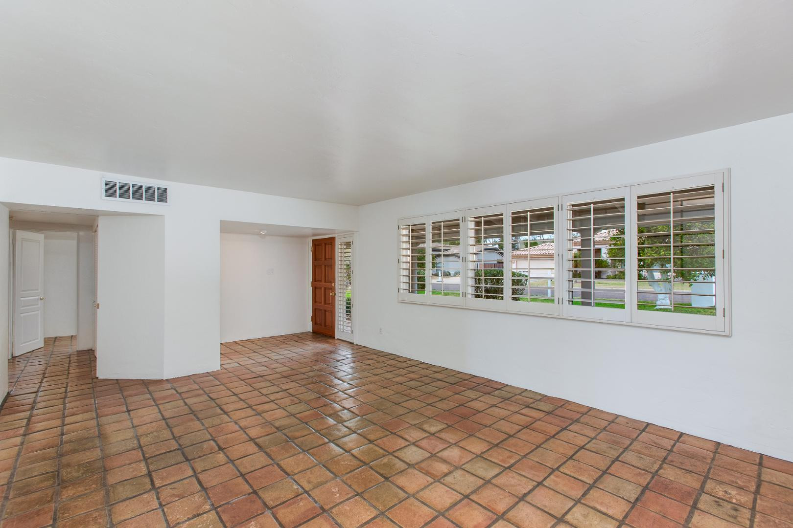 2917 E Mariposa