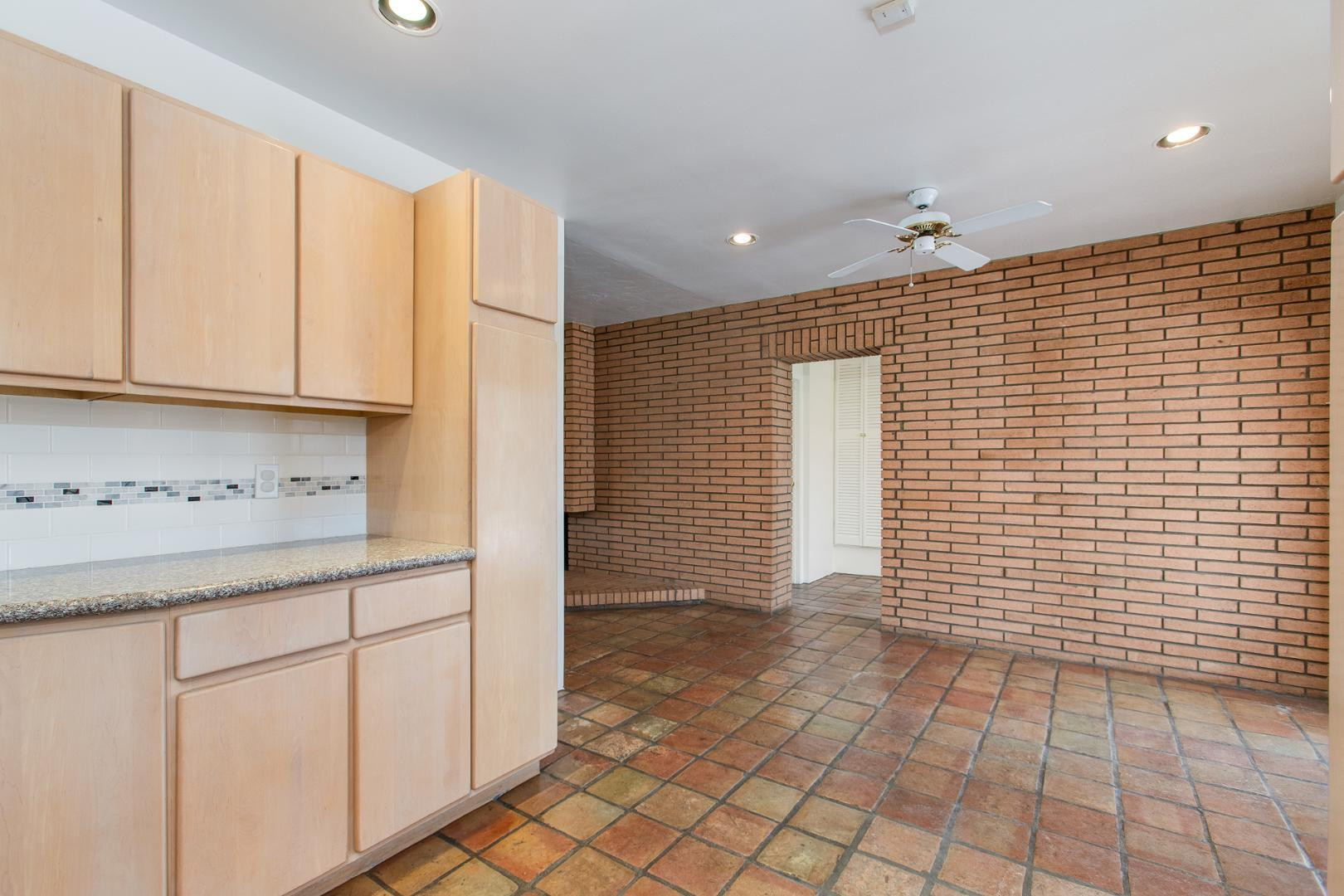 2917 E Mariposa