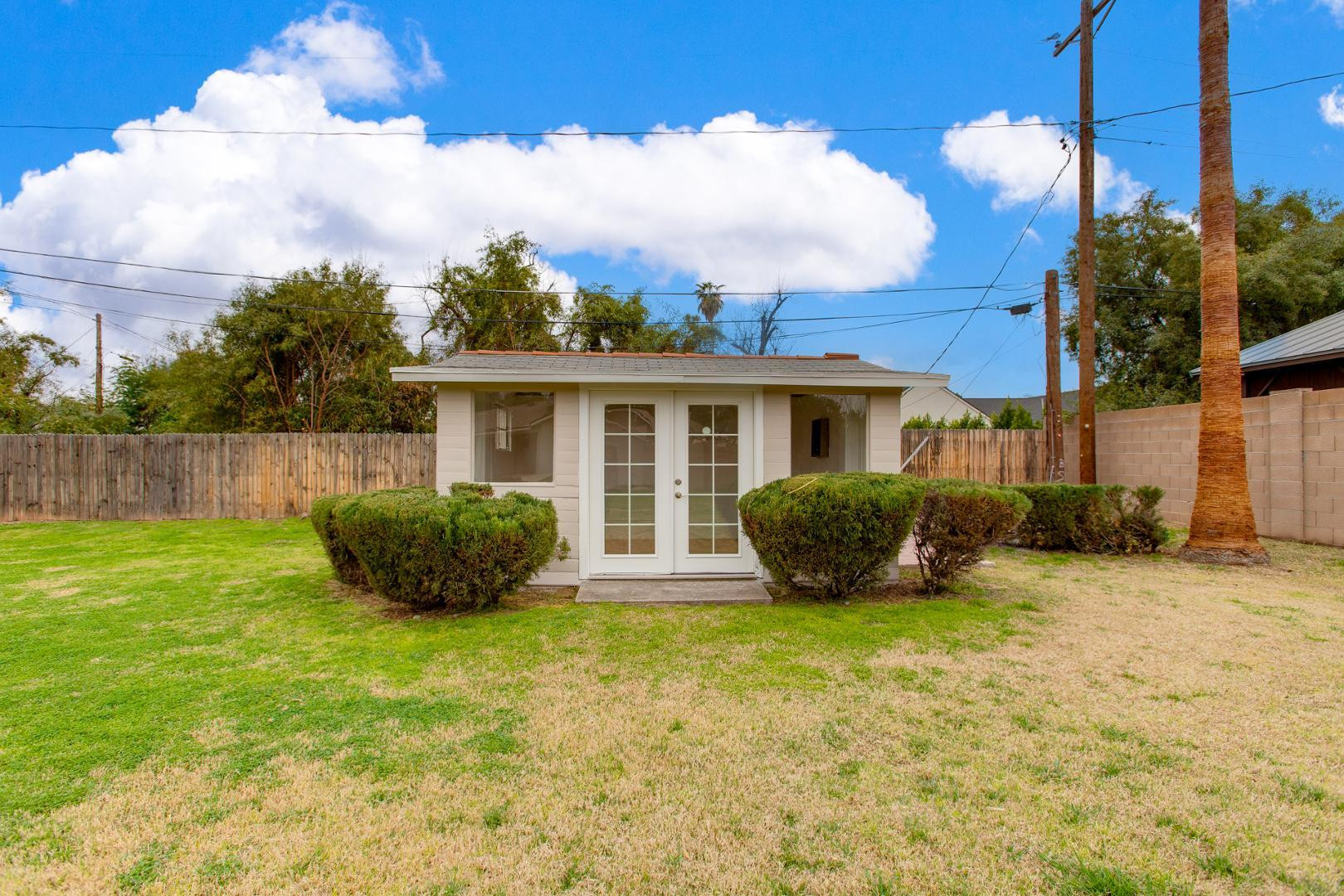 2917 E Mariposa