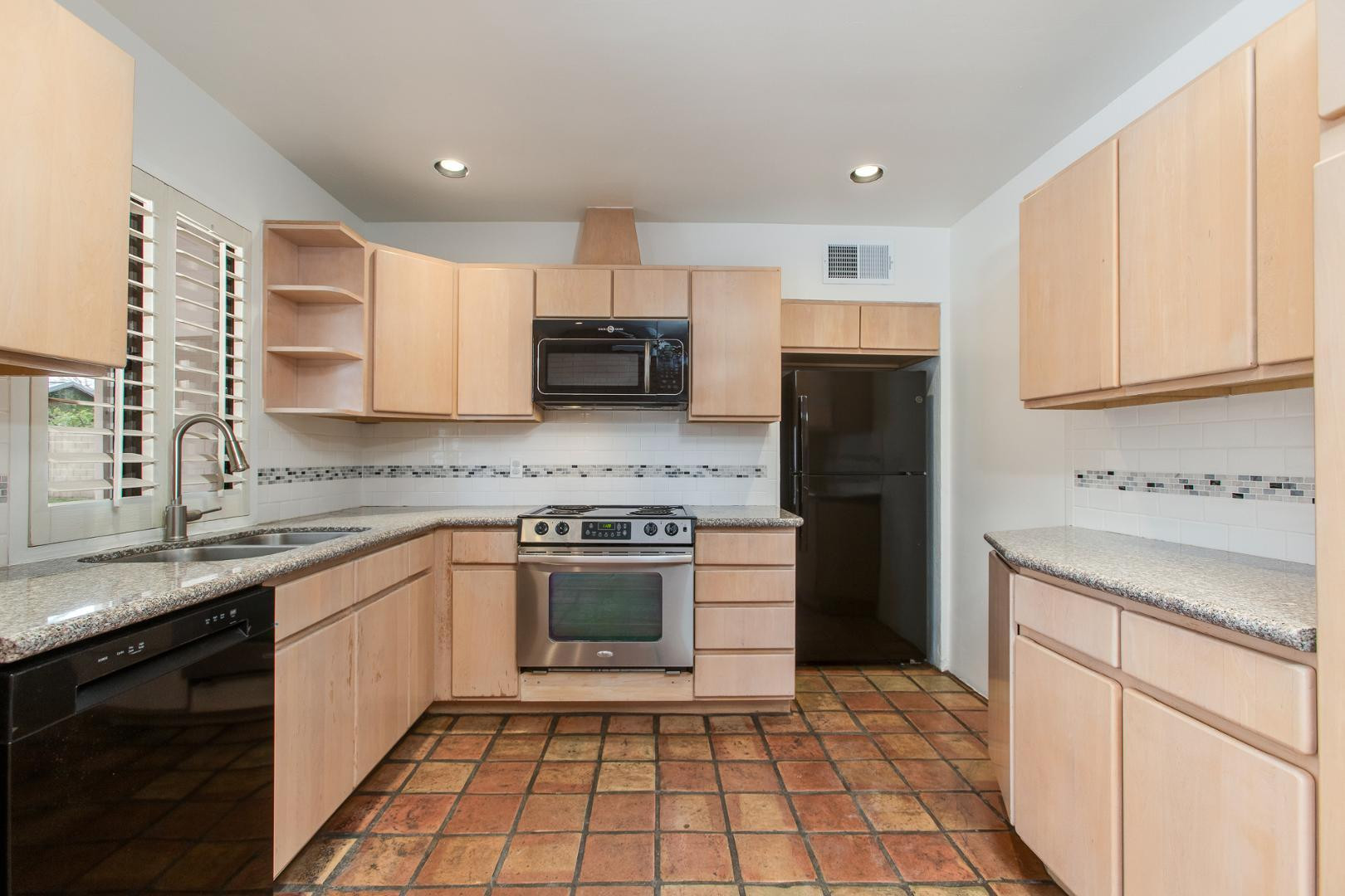 2917 E Mariposa