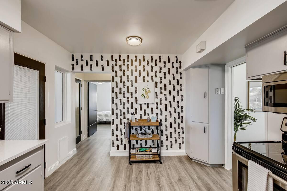 8115 E Edgemont