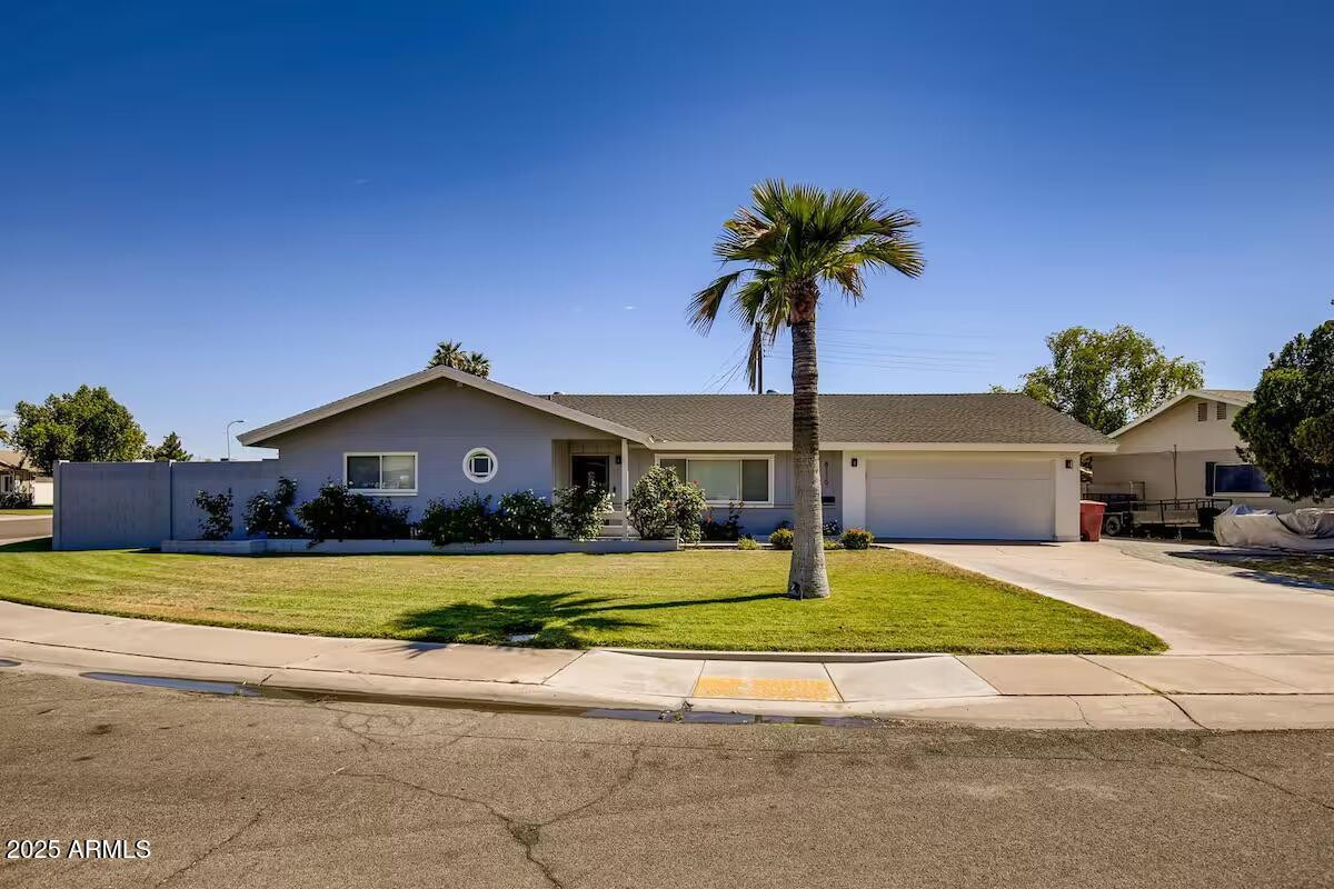 8115 E Edgemont