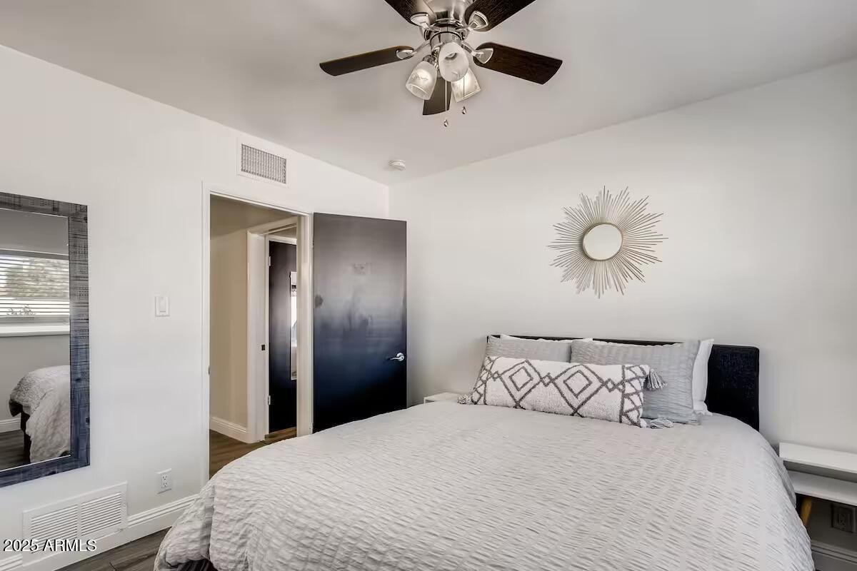 8115 E Edgemont