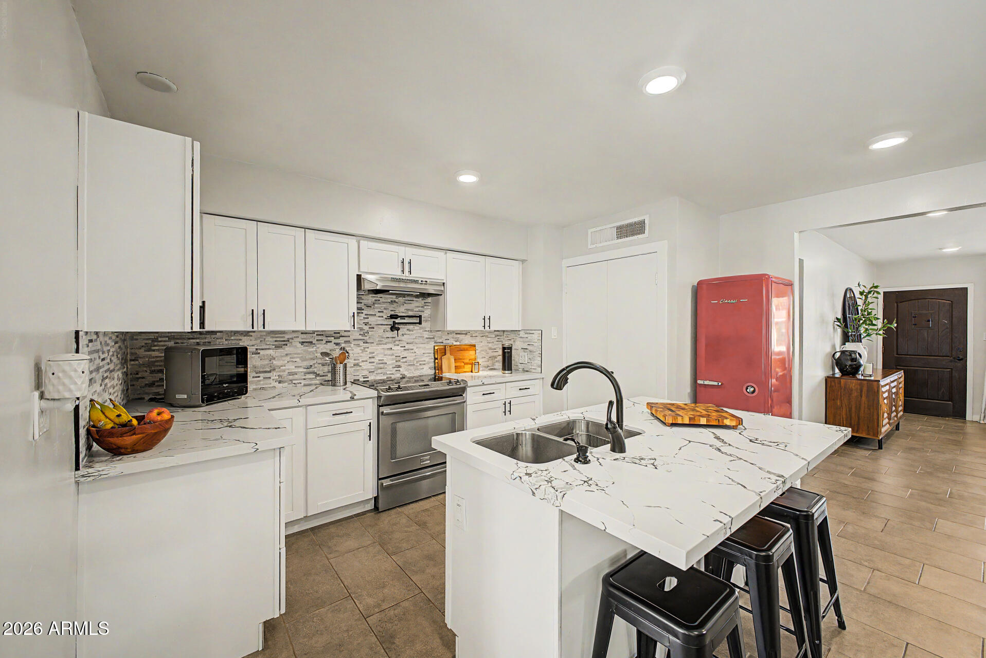 2708 N 26TH Place