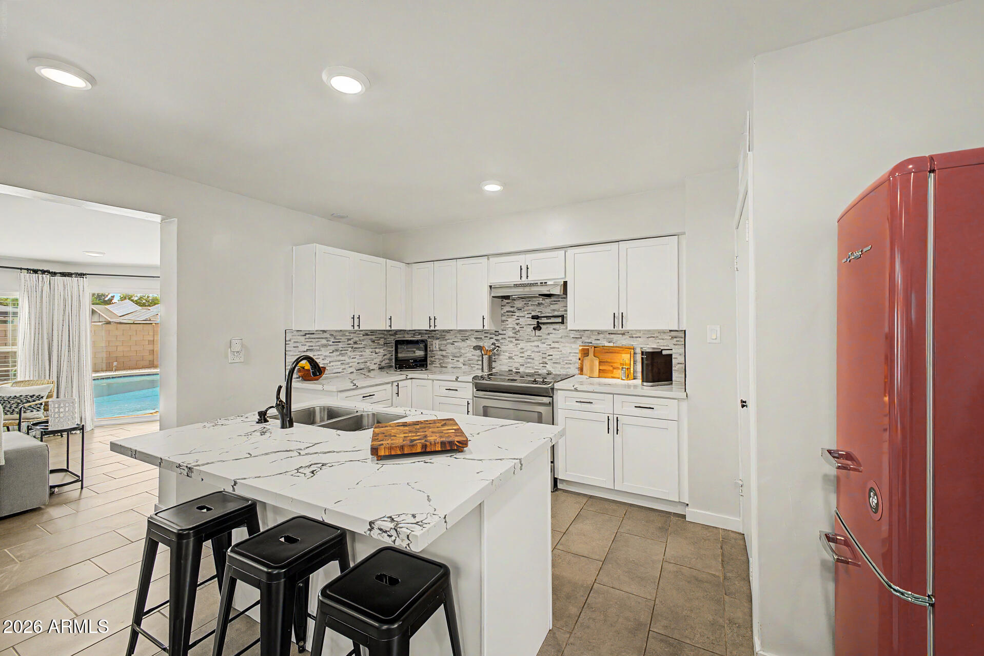 2708 N 26TH Place