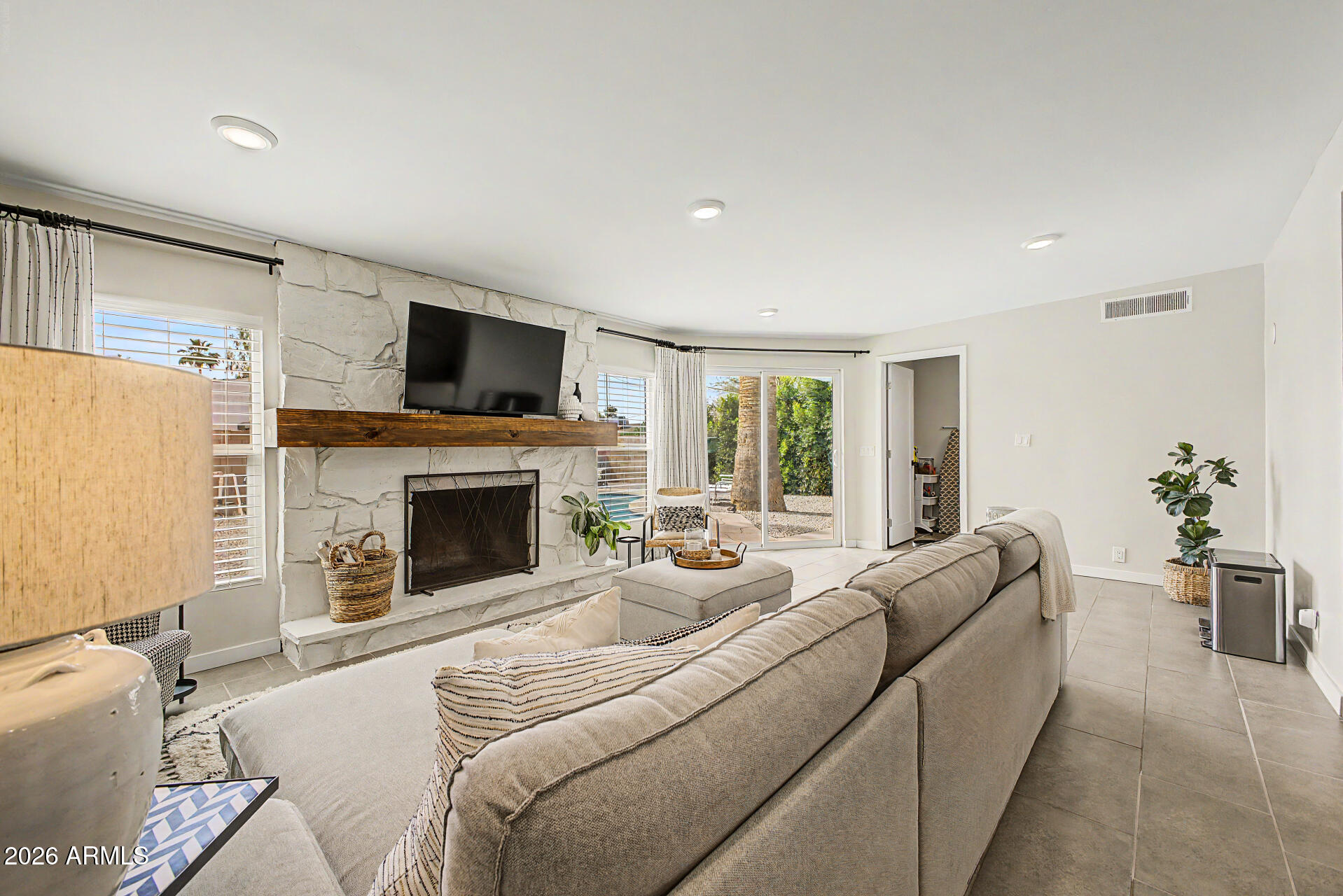 2708 N 26TH Place