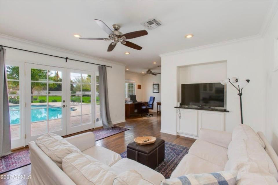 5517 E Mariposa Street
