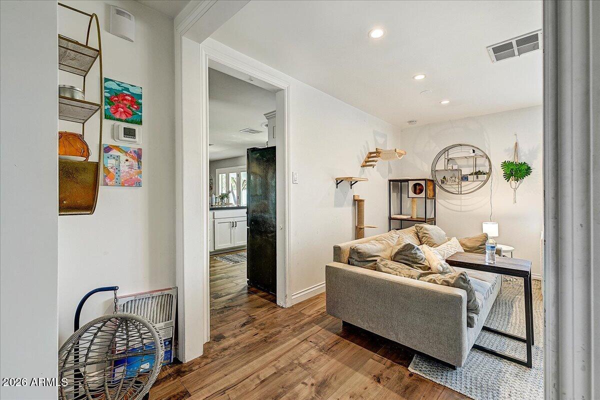 607 W 15TH Street