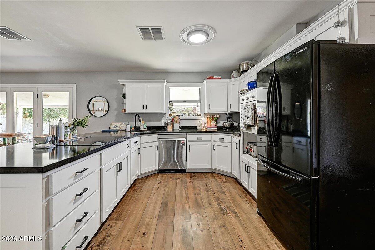 607 W 15TH Street