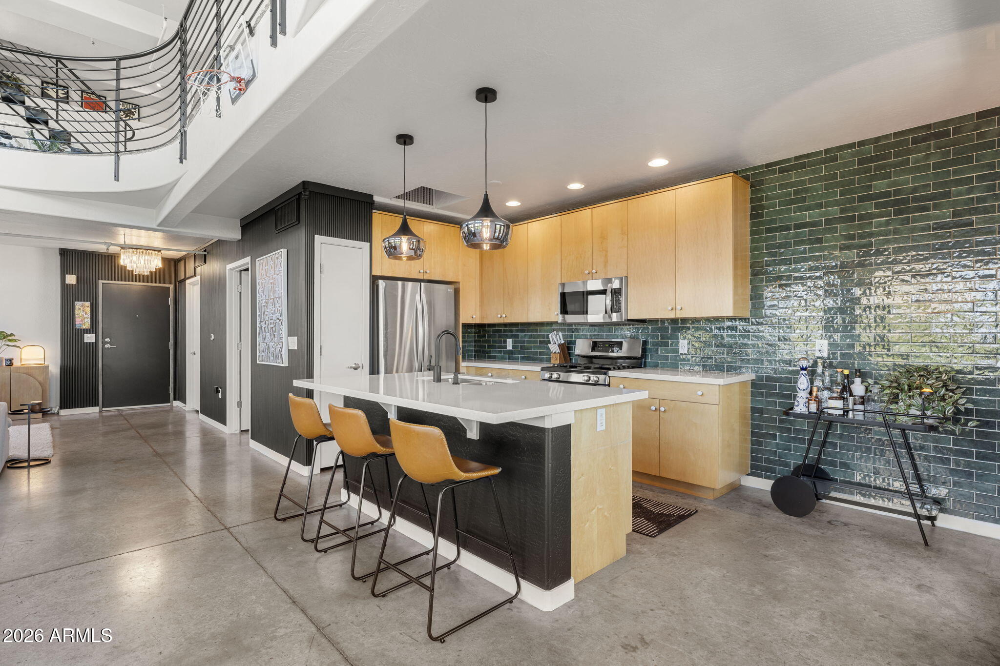 914 E OSBORN Road 418