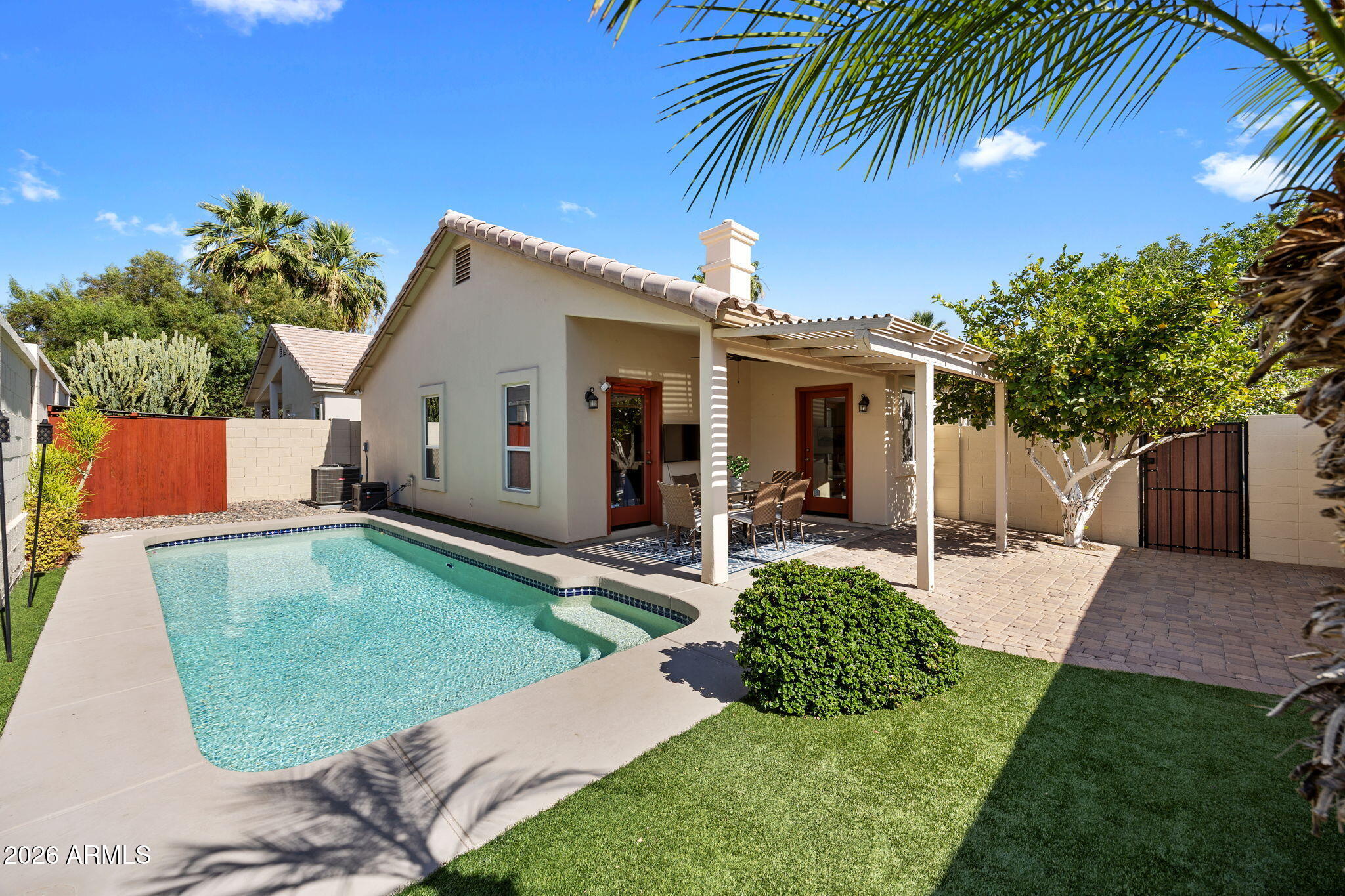 8118 N 10TH Place