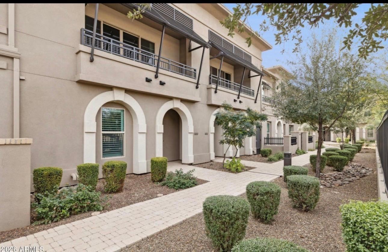 6565 E Thomas Road 1050