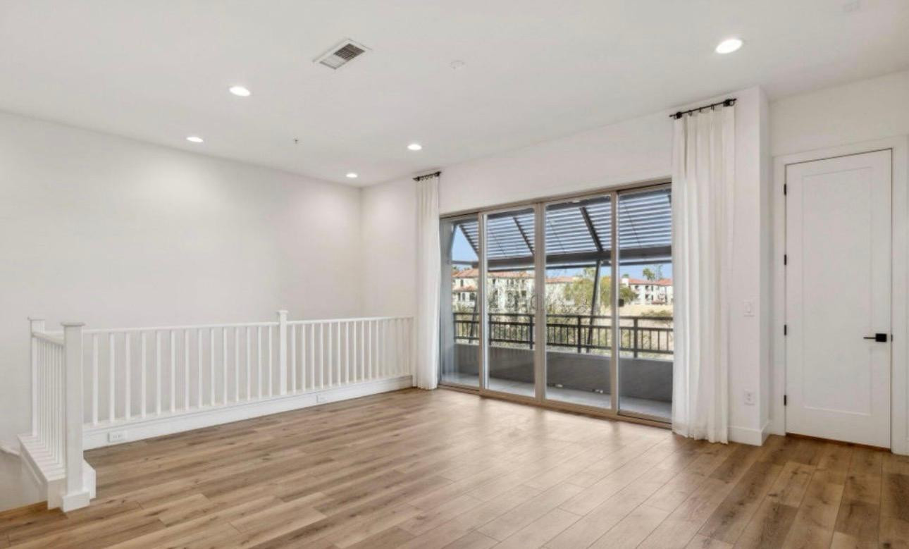 6565 E Thomas Road 1050