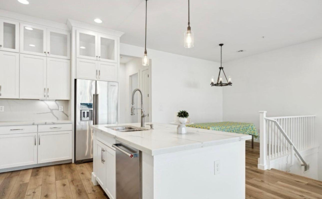 6565 E Thomas Road 1050