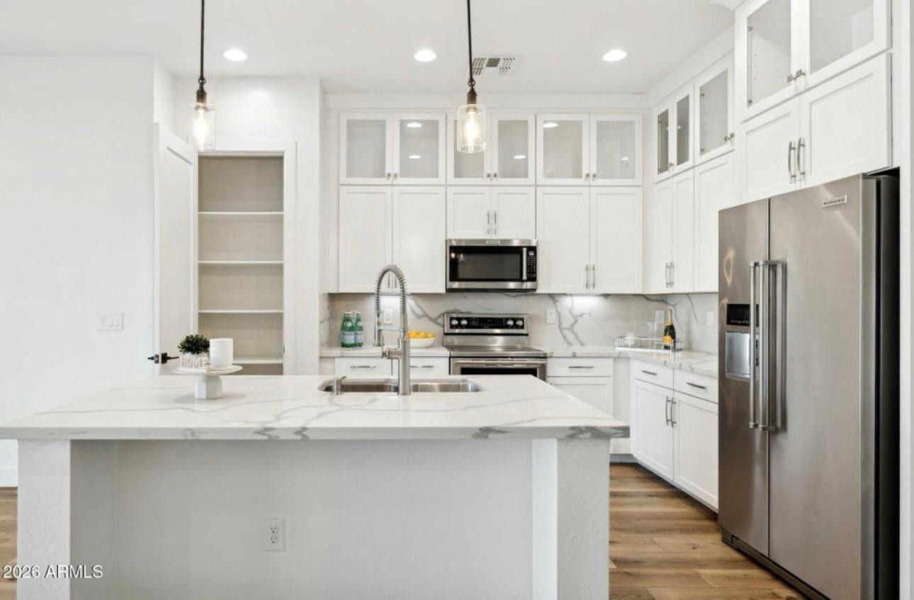 6565 E Thomas Road 1050