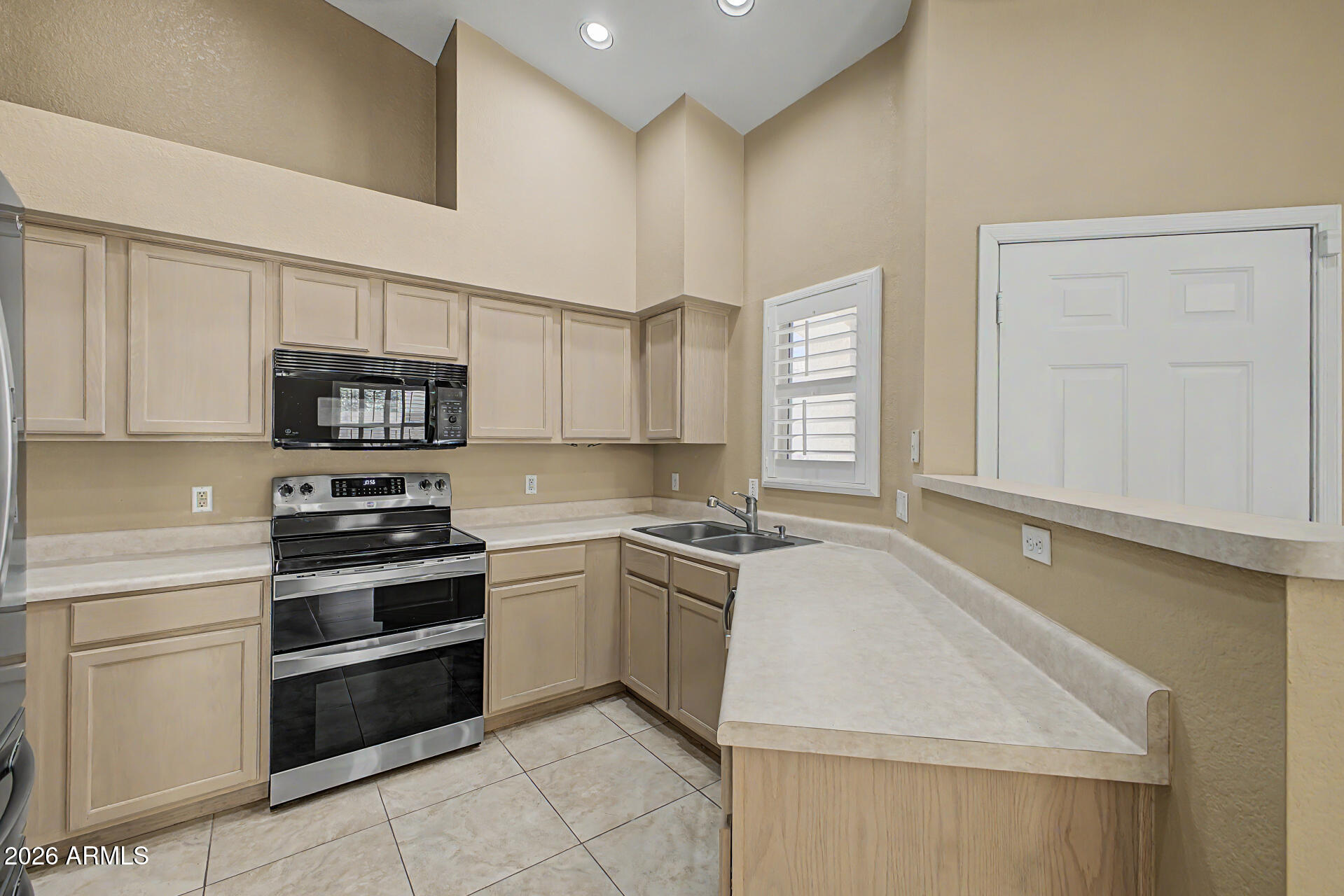 1750 W UNION HILLS Drive 78