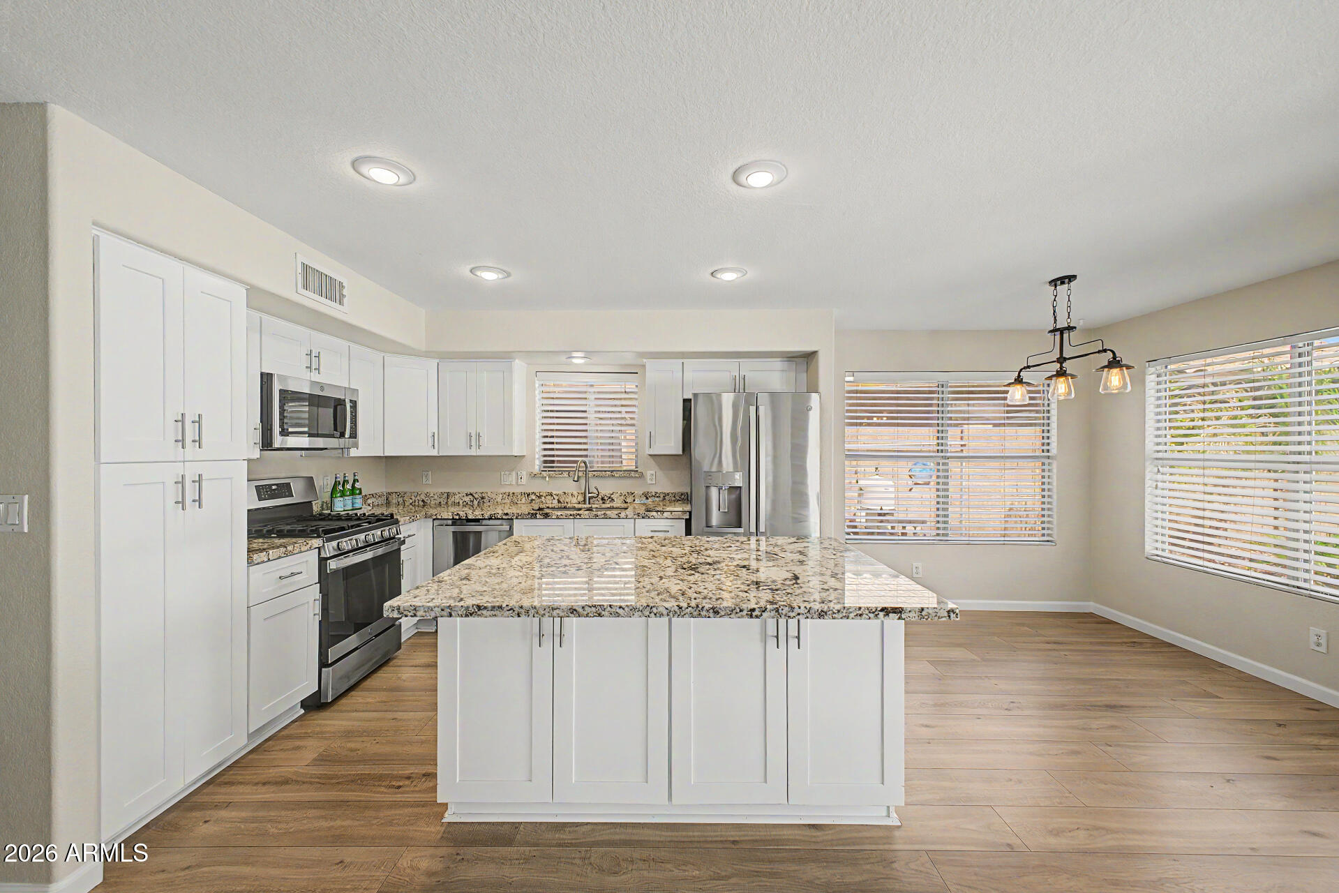 1435 E SILVER CREEK Road