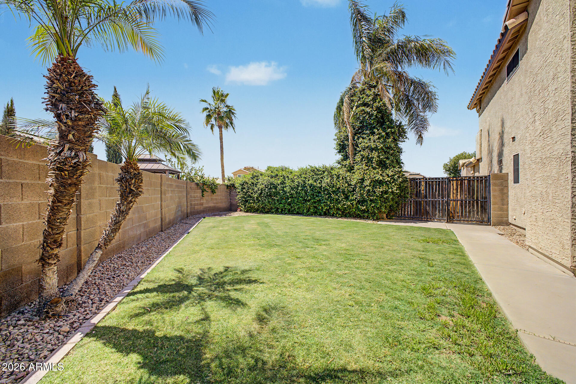 1435 E SILVER CREEK Road