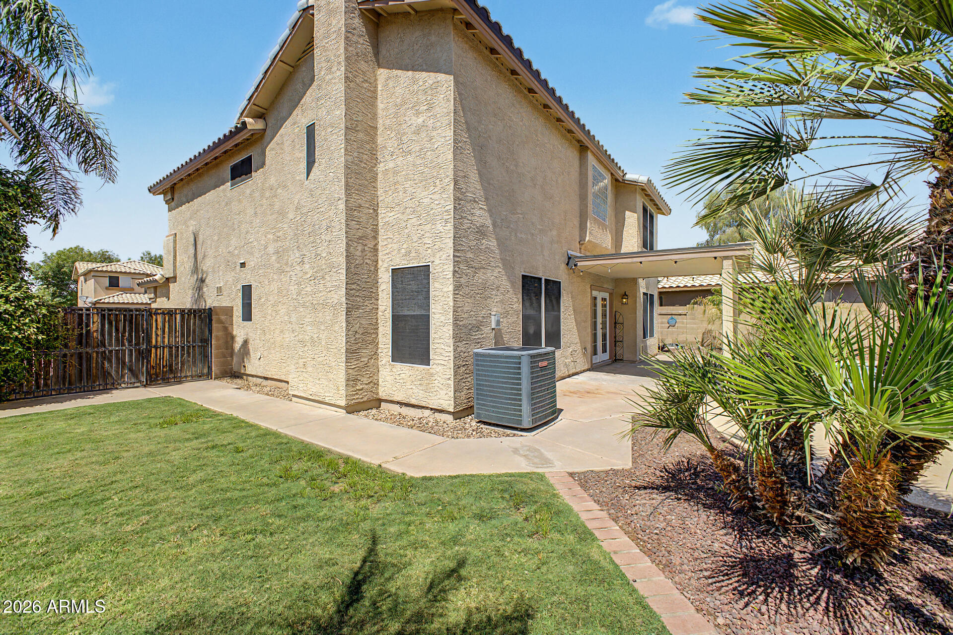1435 E SILVER CREEK Road