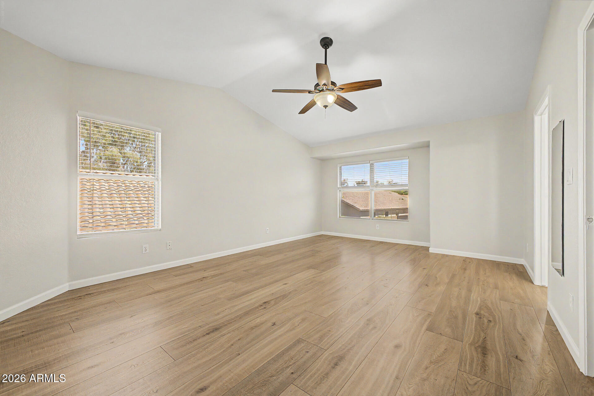 1435 E SILVER CREEK Road