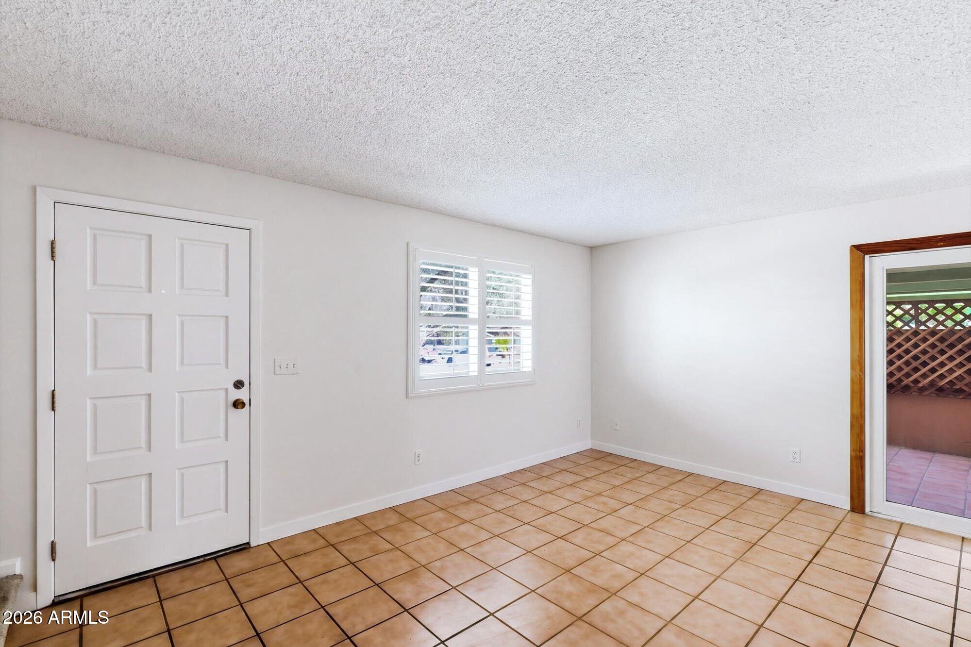 10208 N 8TH Place B