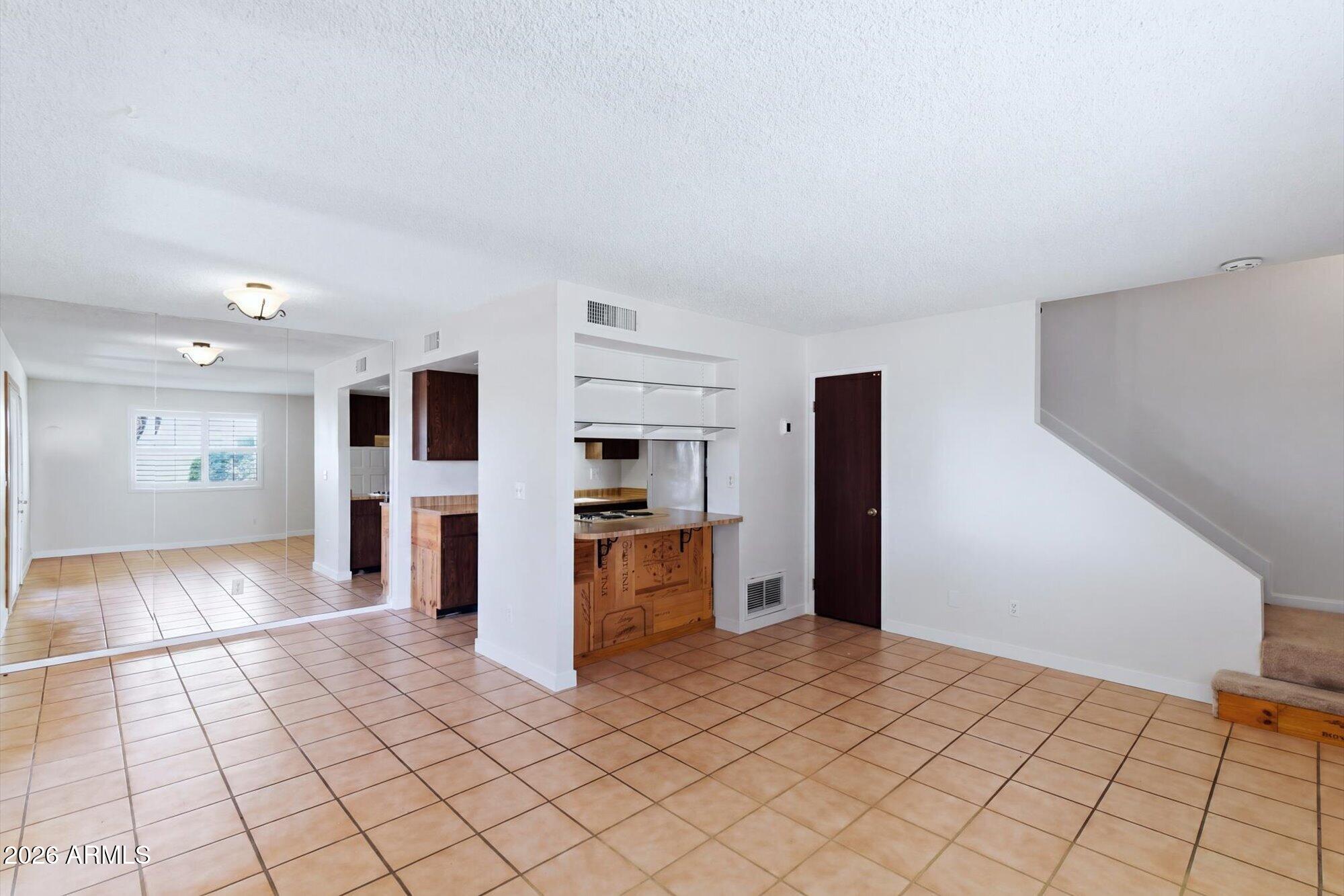 10208 N 8TH Place B